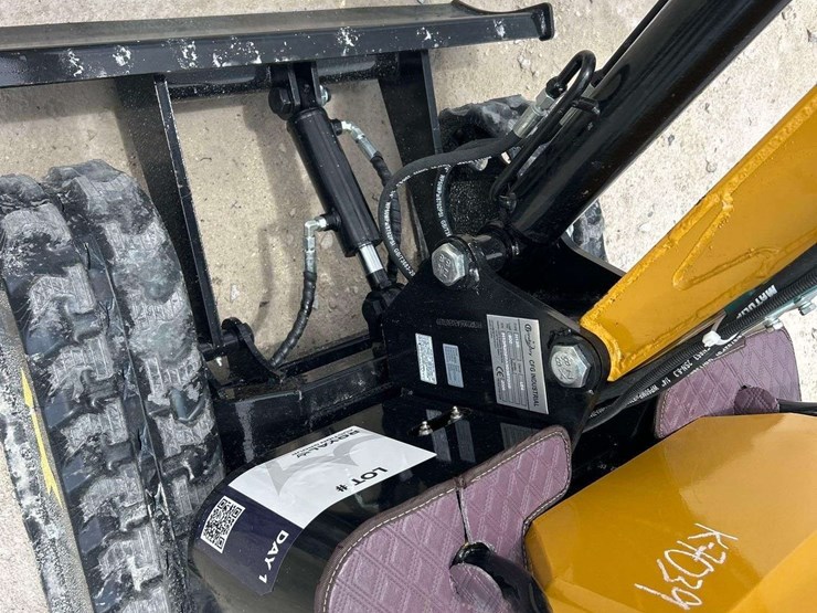 2026-cfg-industrial-h13r-mini-excavator-image-14