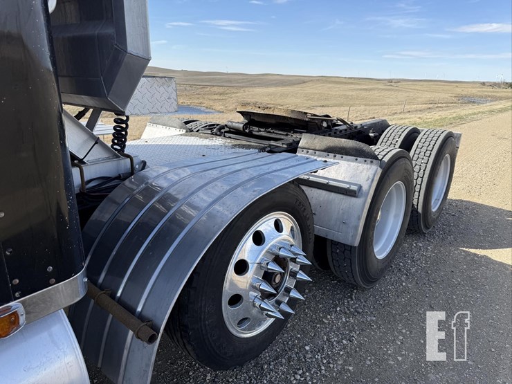 2001-kenworth-w900-image-15
