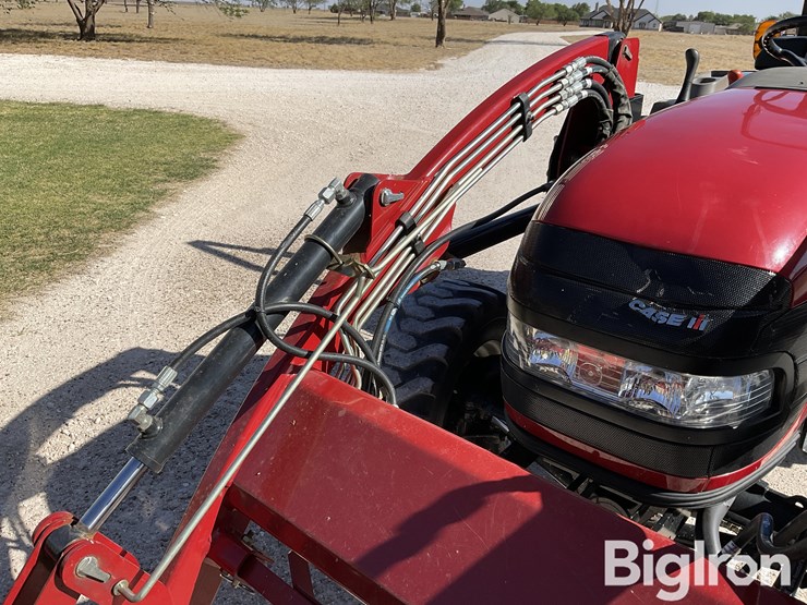 2011-case-ih-farmall-40b-image-11