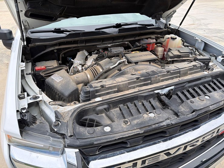 2021-chevrolet-2500hd-image-64