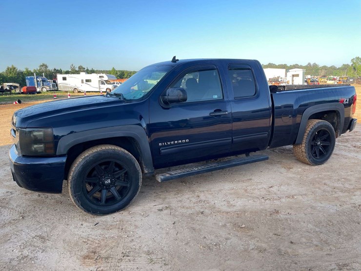 2009-chevrolet-silverado-1500-image-1