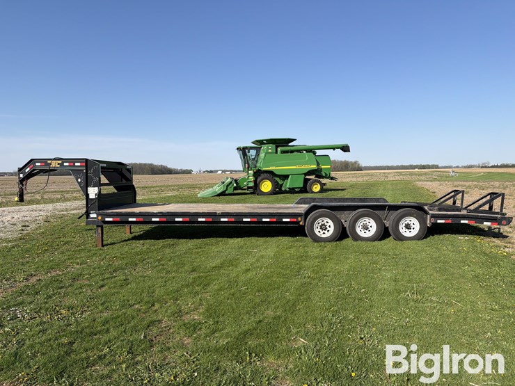 2009-load-max-tri/a-gooseneck-flatbed-trailer-image-8