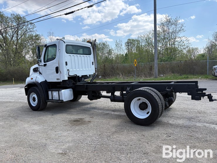 2015-freightliner-108sd-image-7