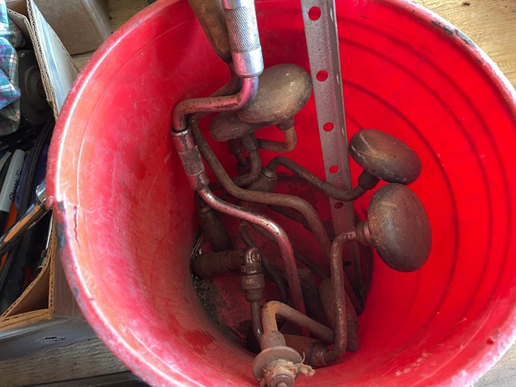 #7031-•-misc.-tools-and-automotive-items-image-12
