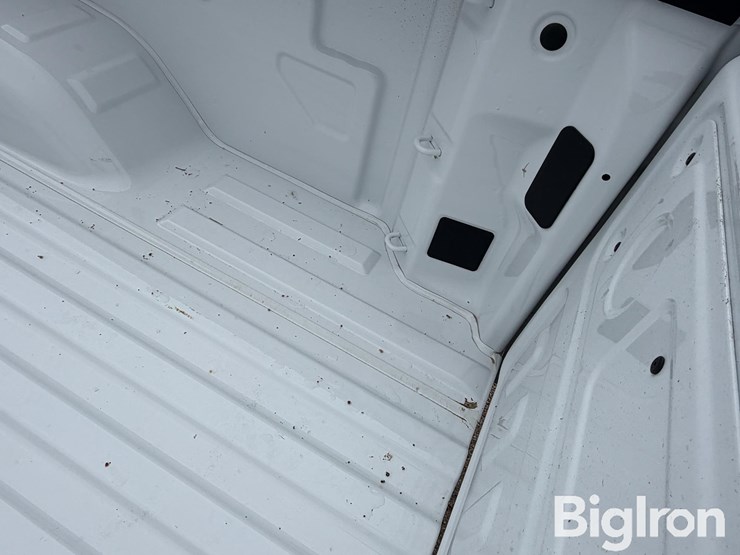 2022-chevrolet-6.5'-pickup-box-&-bumpers-image-12