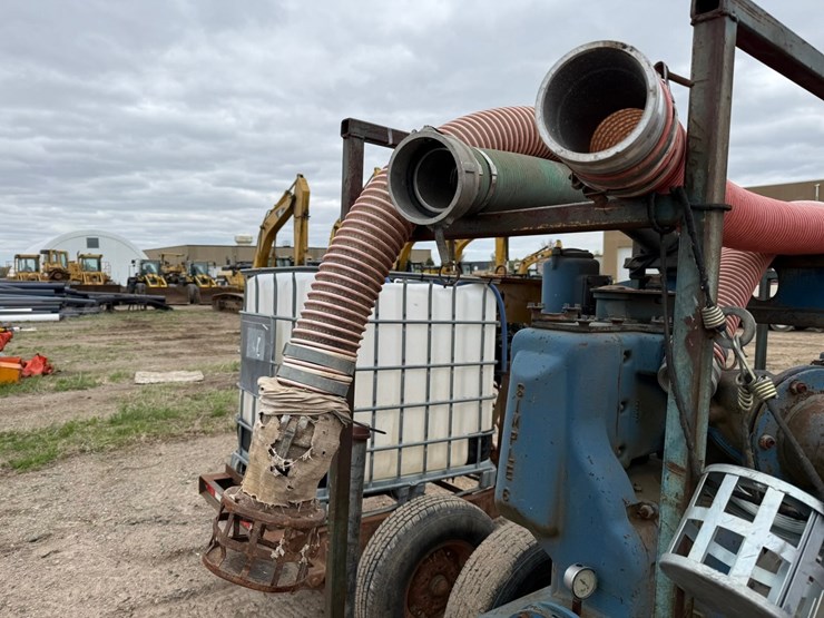 #3889-•-towable-water-pump-image-26