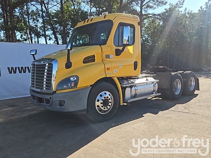 2019-freightliner-cascadia-image-1