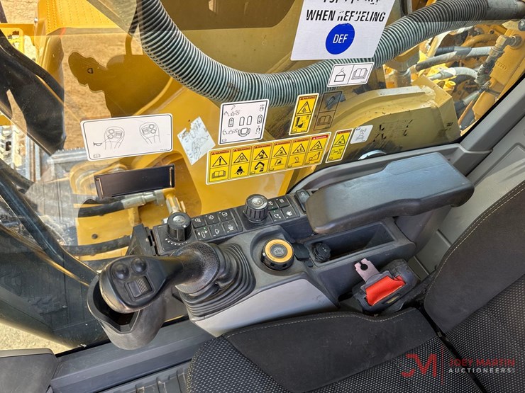 2022-caterpillar-336-image-26