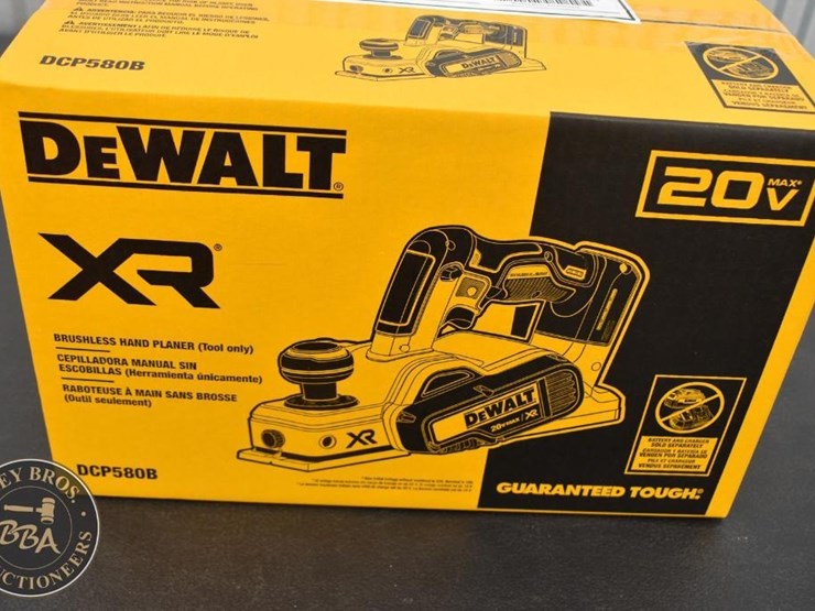dewalt-20v-max-xr,-hand-planer-44804-image-1