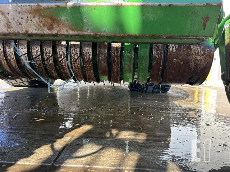 2016-john-deere-l340-image-59