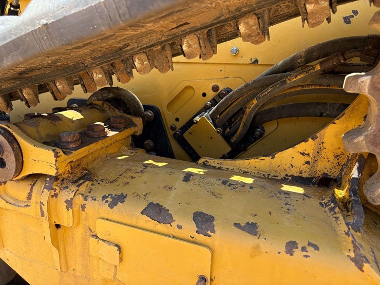 2021-caterpillar-279d3-image-33