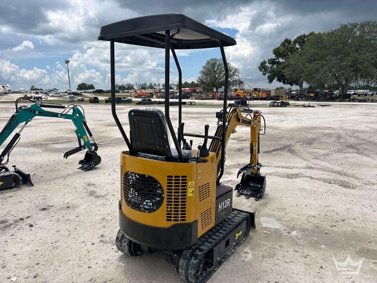 2026-cfg-industrial-h13r-mini-excavator-image-3