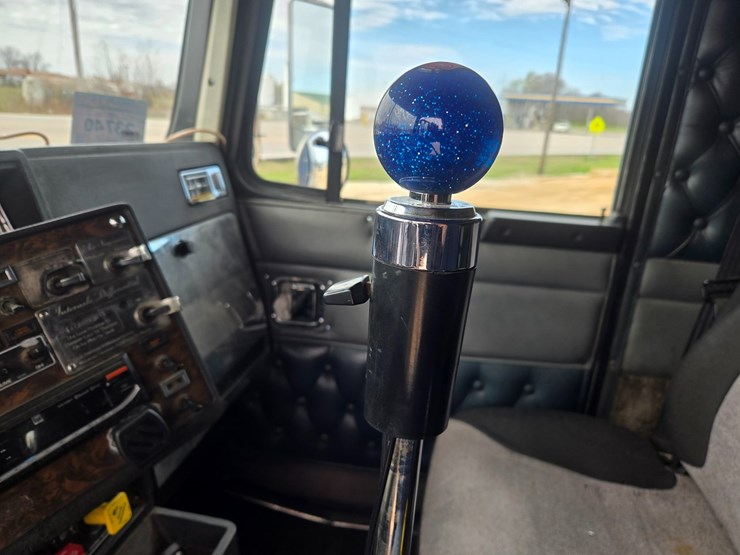 1999-kenworth-w900-image-64