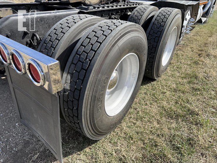 2001-kenworth-w900-image-38