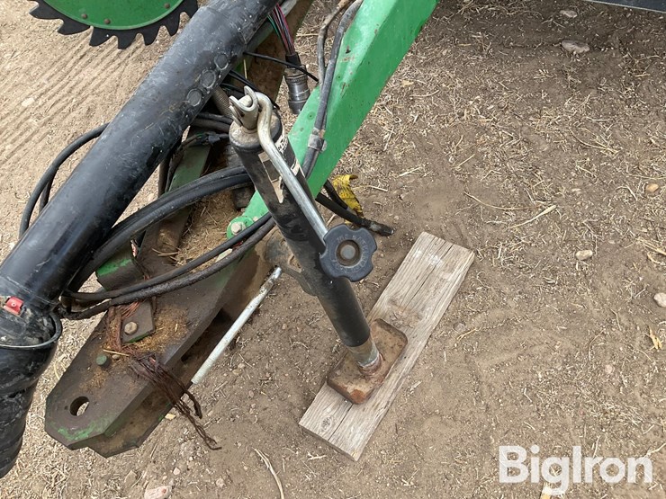 john-deere-566-image-10