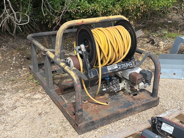 #5146-•-cox-reels-bug-sprayer-machine-image-1