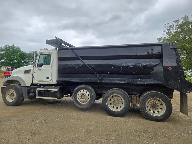 #24295-•-2011-mack-gu713-dump-truck-image-9