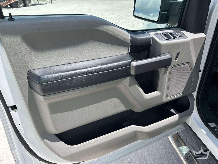 2019-ford-f150-image-11