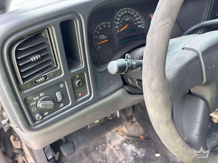 2003-chevrolet-silverado-1500-image-13