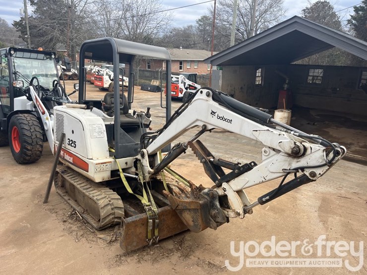 bobcat-325-image-1