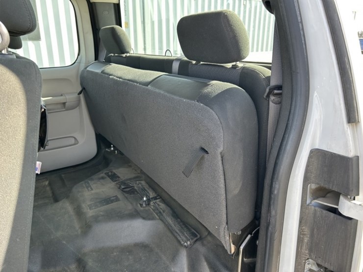 2013-chevrolet-silverado-1500-image-26