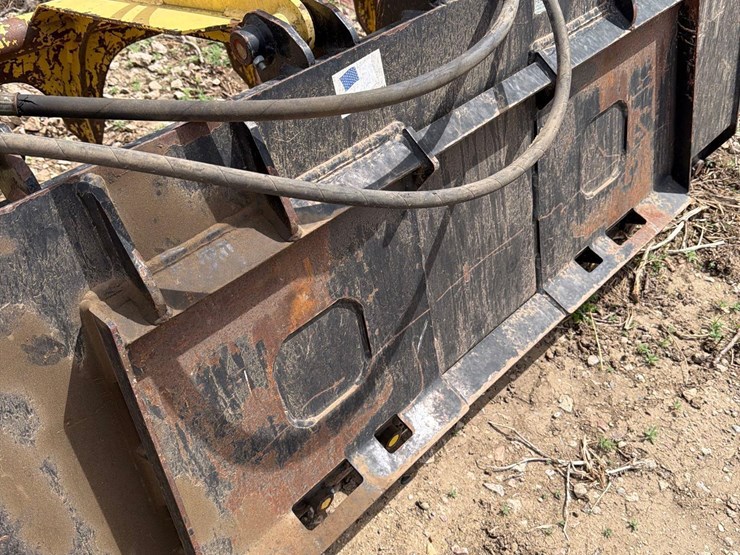 mds-72”-skidloader-grapple-manure-bucket-image-4