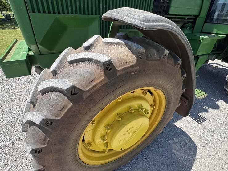 1990-john-deere-4755-image-24