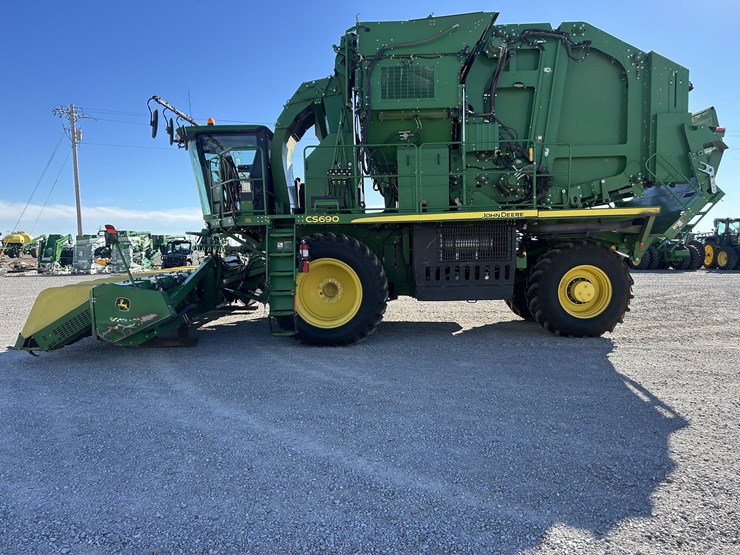 2018-john-deere-cs690-image-6