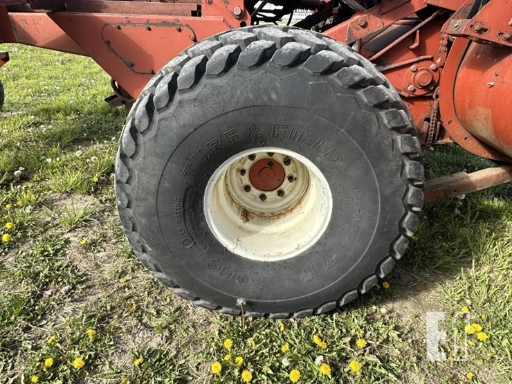 hesston-6650-image-7