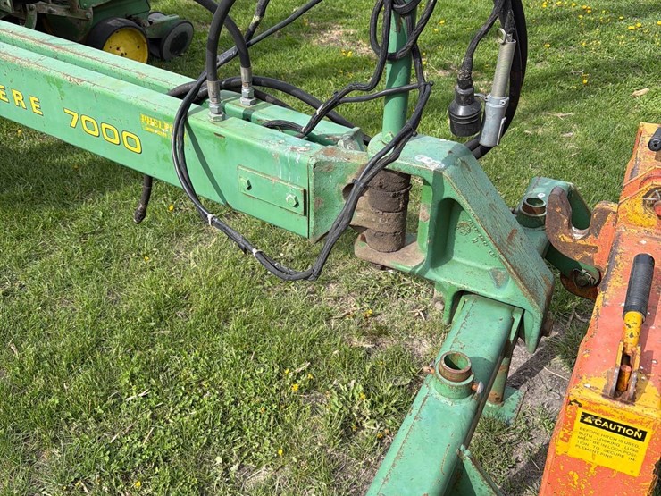 john-deere-7000-image-6