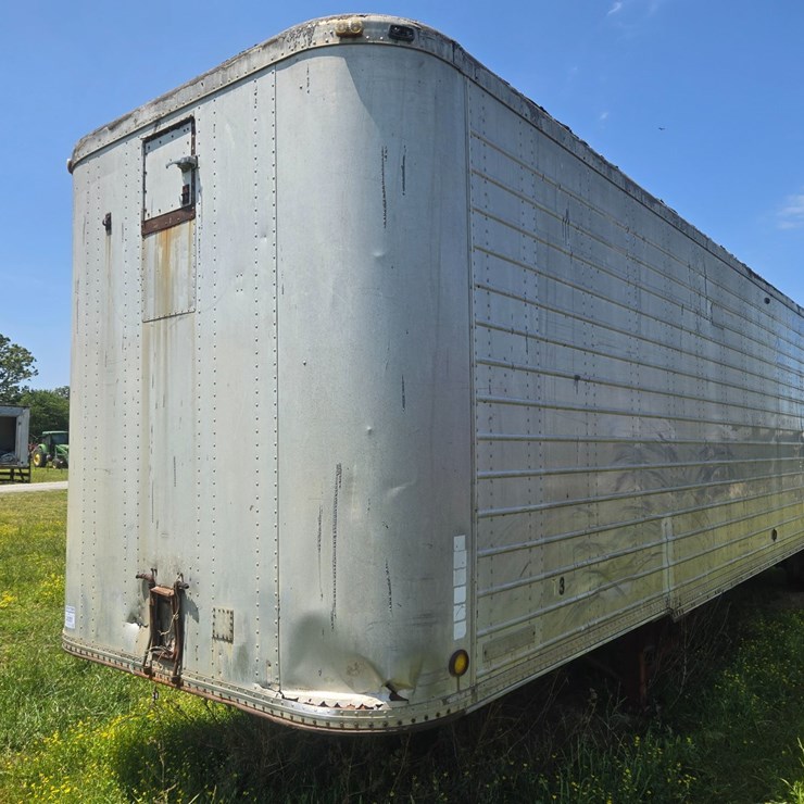 TRAILMOBILE Van