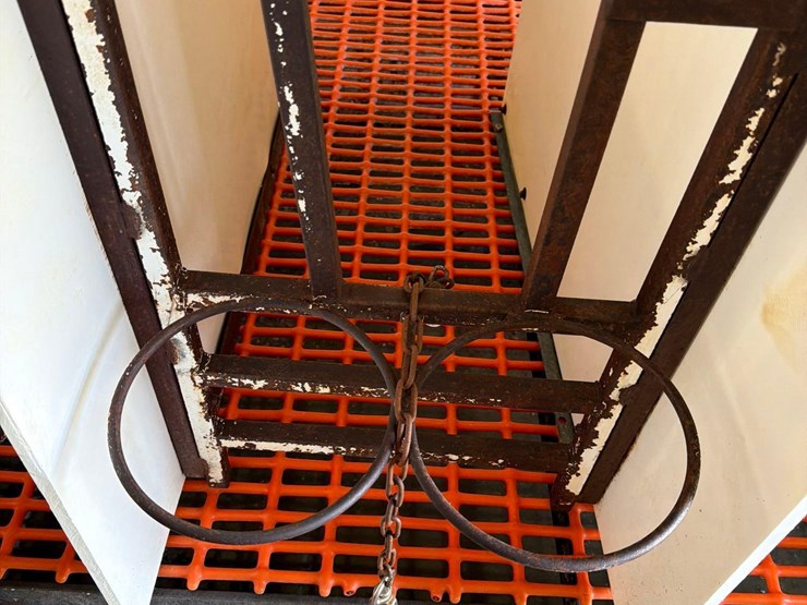 10-sections-of-orange-metal-floor-grate-image-5