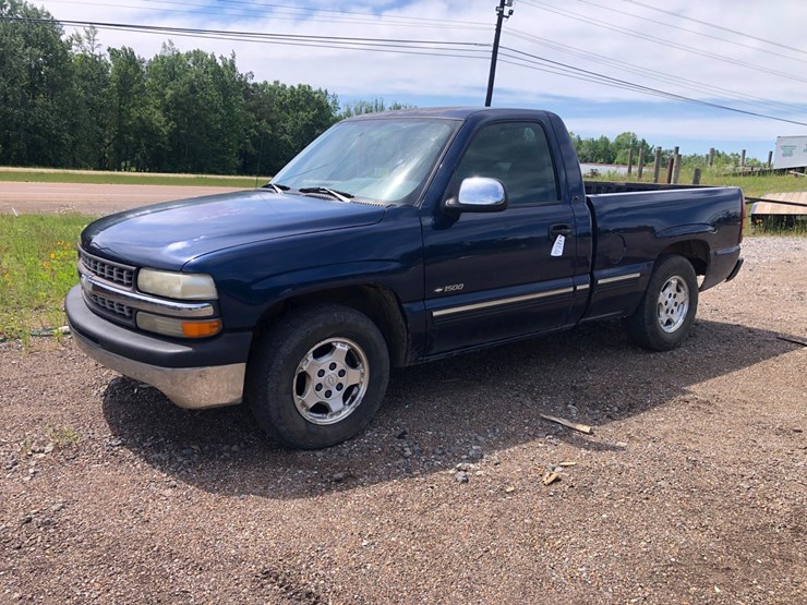 1999-chevrolet-silverado-1500-image-1