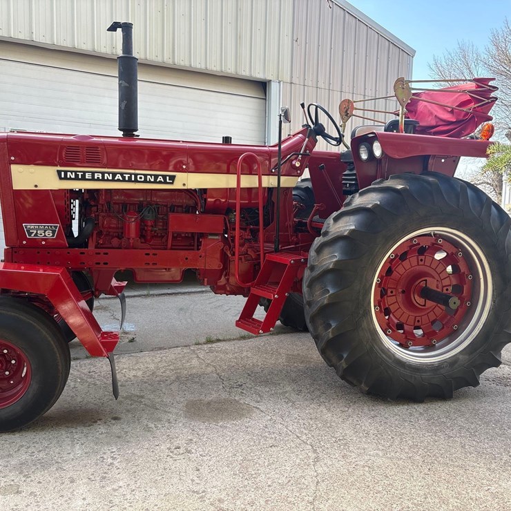 INTERNATIONAL 756