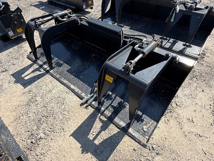 #2045-•-unused-jct-skid-steer-grapple-bucket-inv#-47071-image-1