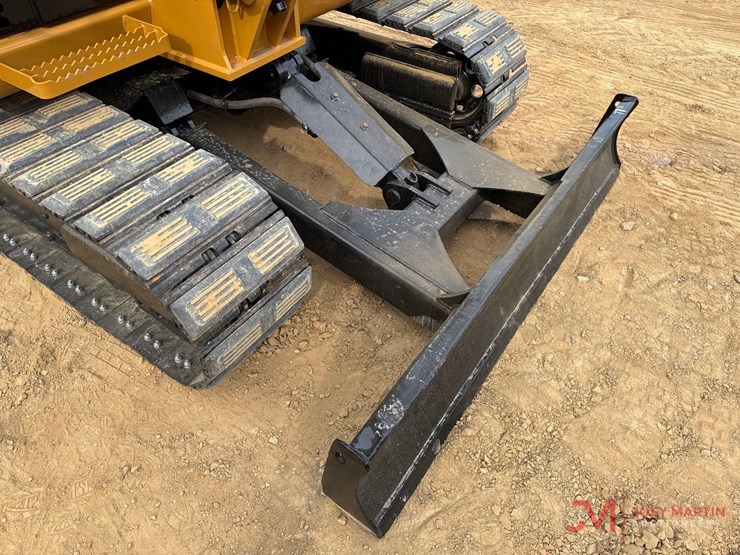 2021-caterpillar-305.5-image-8