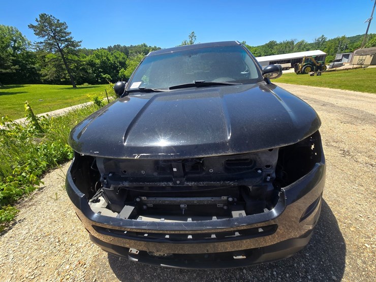 2016-ford-explorer-image-14