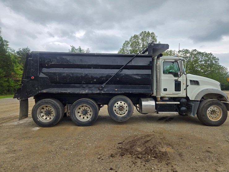 #24295-•-2011-mack-gu713-dump-truck-image-20