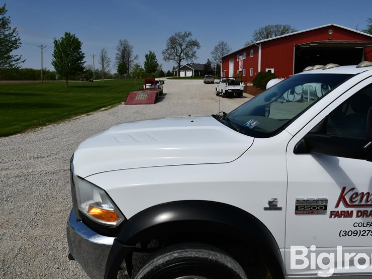 2011-dodge-ram-5500-image-11