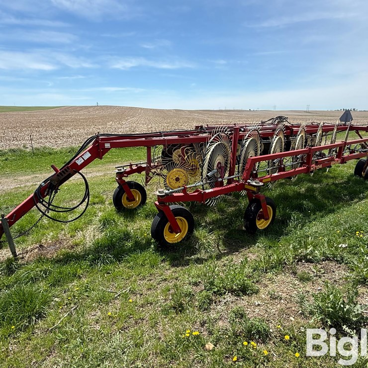 NEW HOLLAND HT154