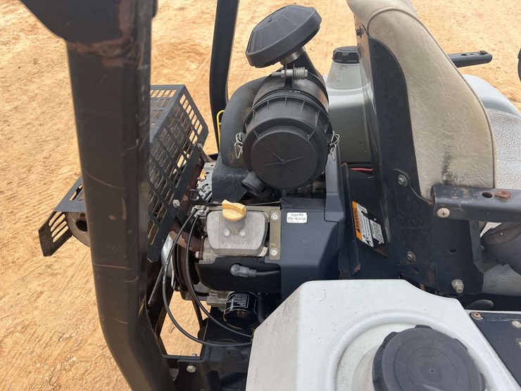 exmark-lazer-z-60"-zero-turn-mower-(2,379-hours)-image-7