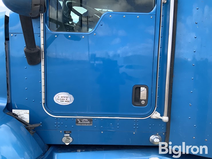 2012-kenworth-t600-image-15