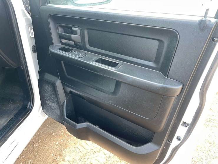 2014-dodge-ram-1500-image-17