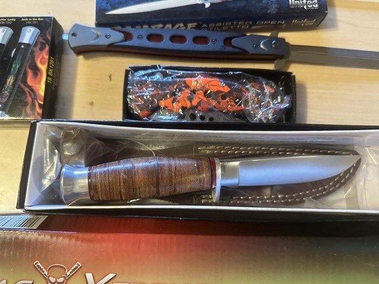 knives-and-axe-image-3