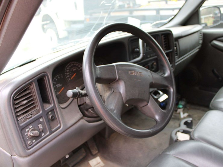 2005-gmc-sierra-1gtec14xx5z319693-mileage:-unknown-image-10