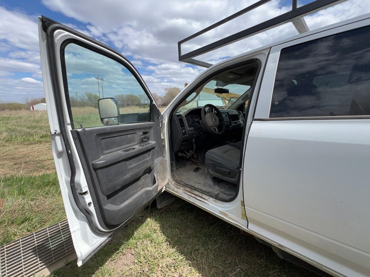 2011-dodge-3500-image-9