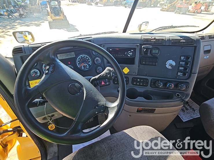 2019-freightliner-cascadia-image-27