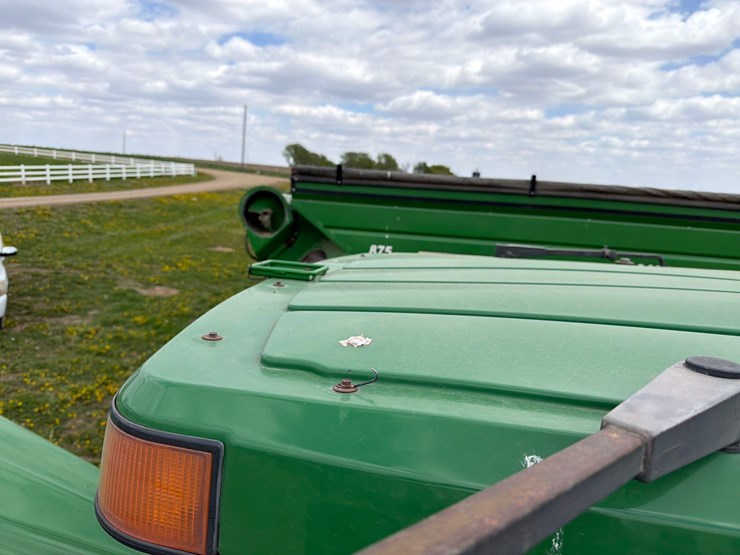 john-deere-8320-image-60