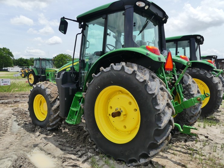 2023-john-deere-6110m-image-3