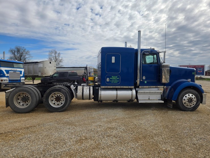 1999-kenworth-w900-image-22
